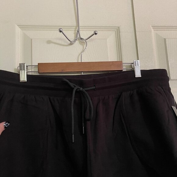 Torrid Womens NWT Black Mid Rise Everyday Fleece Patch Pocket Active Shorts 3X - Picture 7 of 10